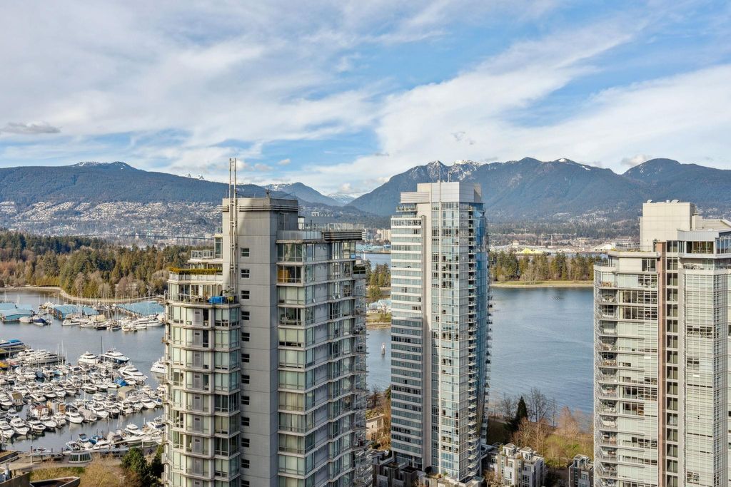 listing image 1103695138583797490