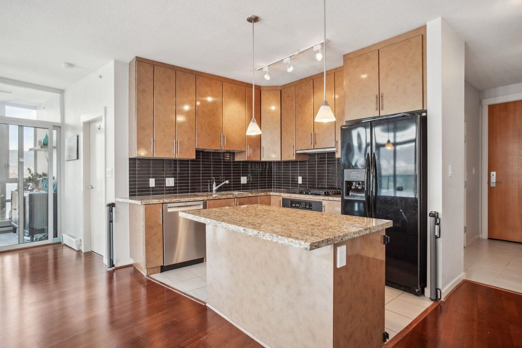 listing image 1100700798122893482