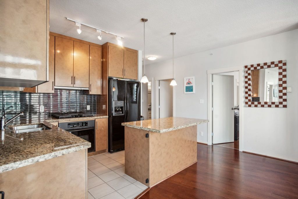 listing image 1100474645400764088