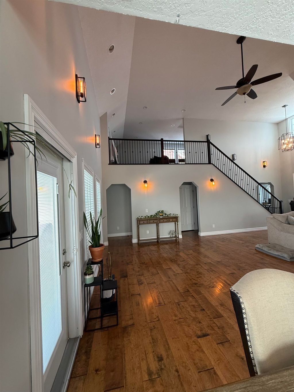 listing image 1100404953018581830