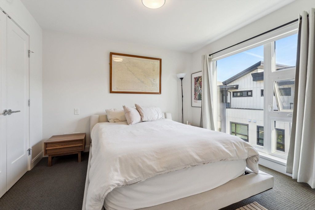 listing image 1101113578439231196