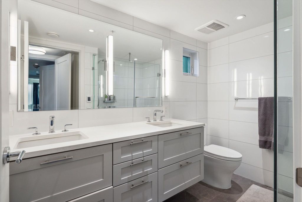 listing image 1106713321174974371
