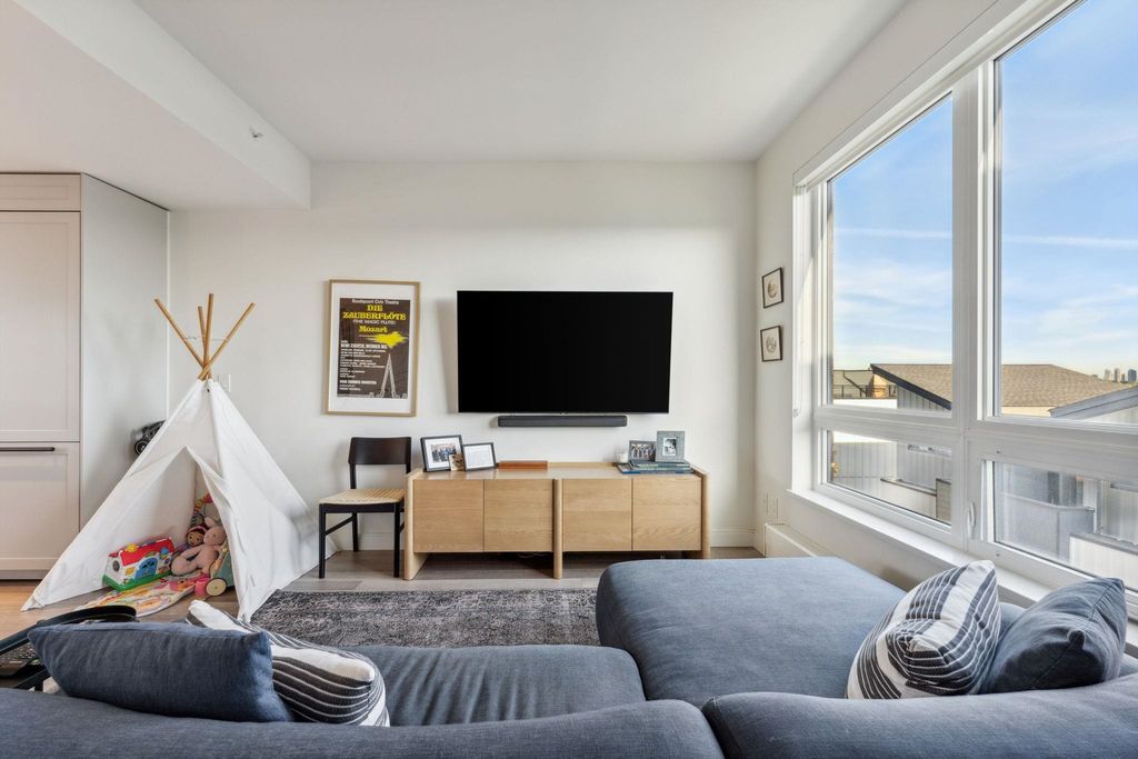 listing image 1109334190686706355