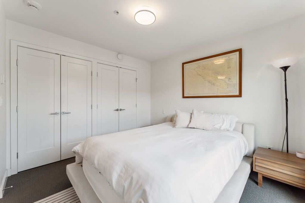 listing image 1101067602668572836