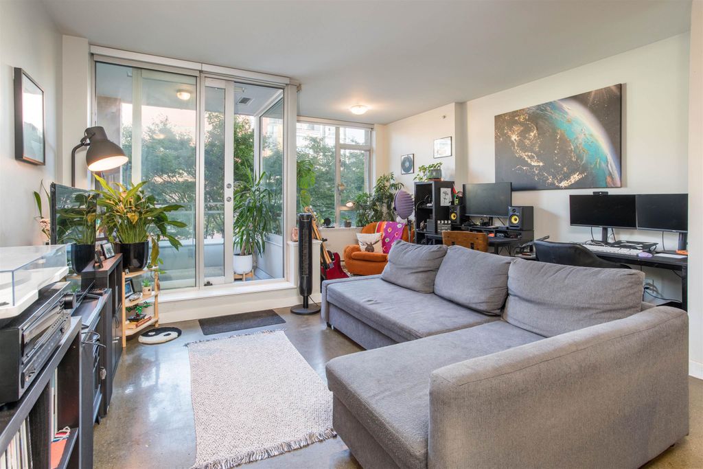 listing image 1106413805594482616