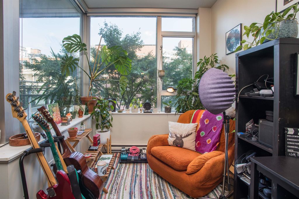 listing image 1102990477902554530