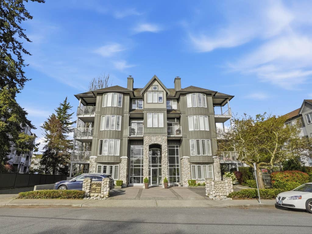 Photo of 5475 201 Street #302, Langley, BC V3A 1P8 (MLS # R3147709)