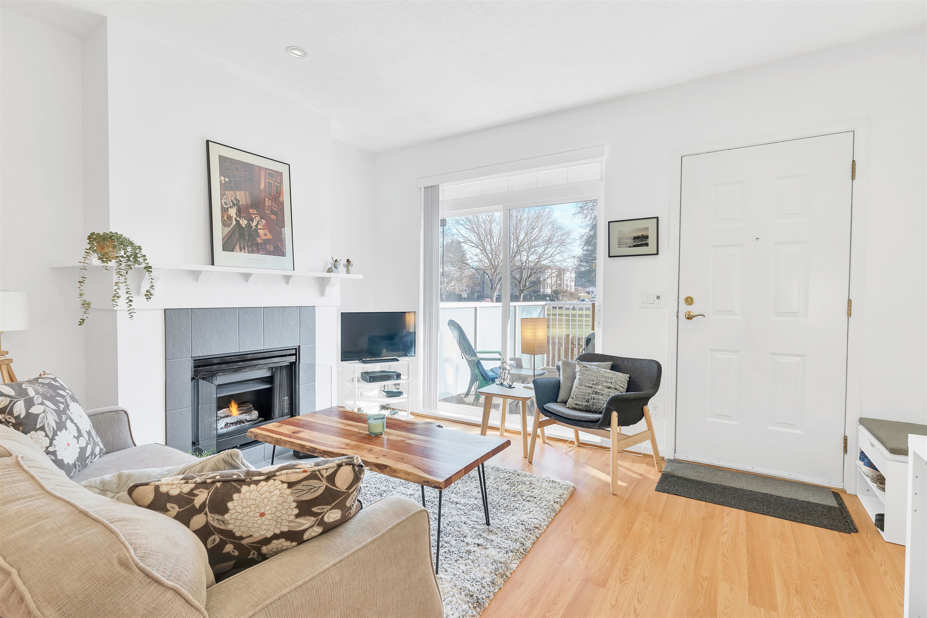 2422 Hawthorne Avenue 56