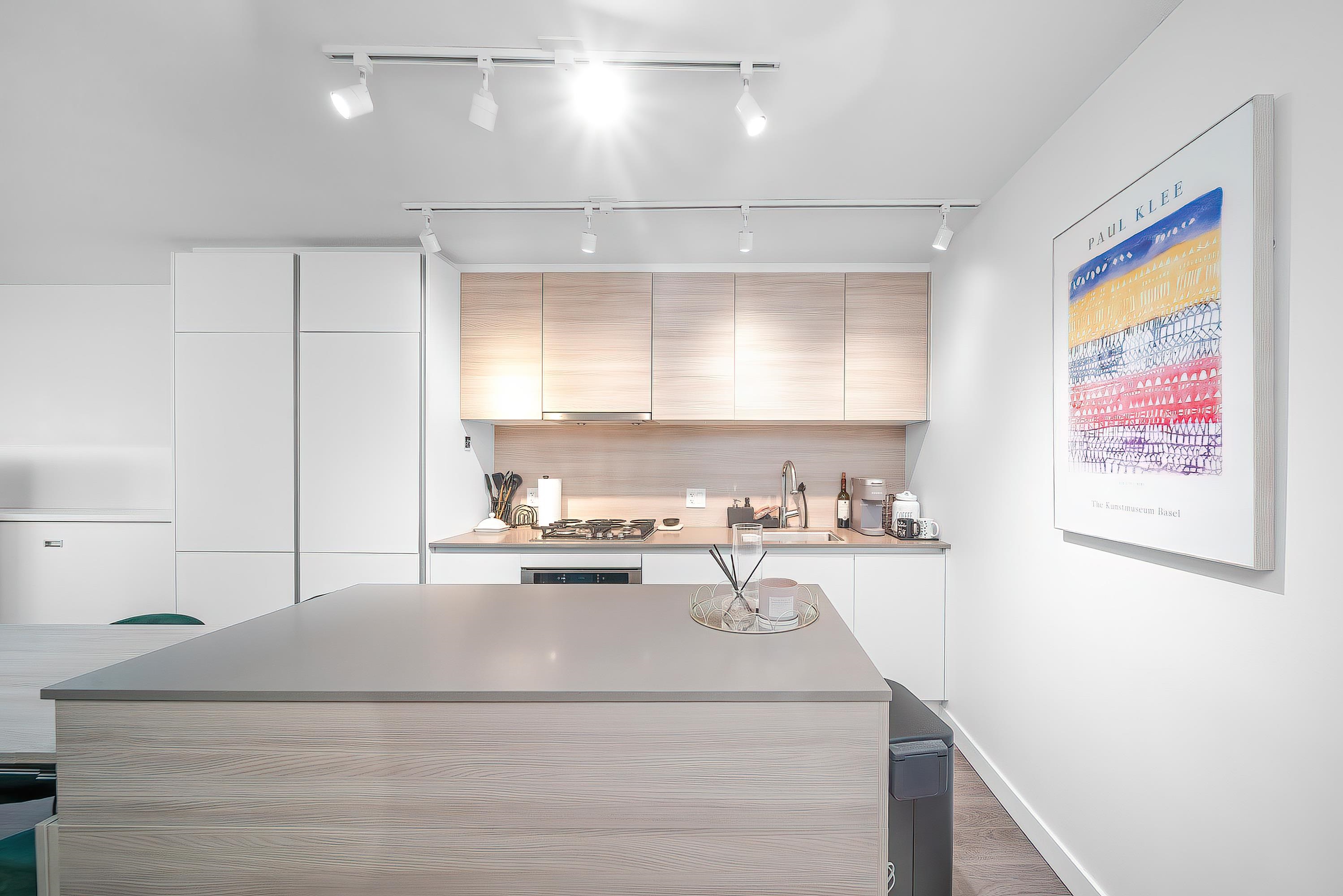 988 Quayside Drive 710