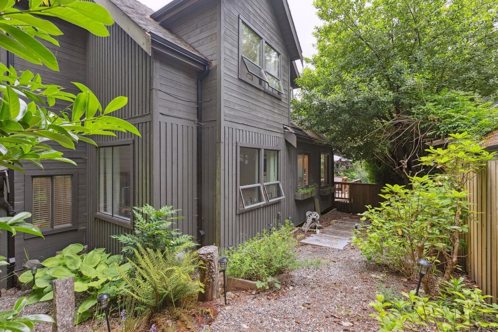 listing image 1103698689184278142