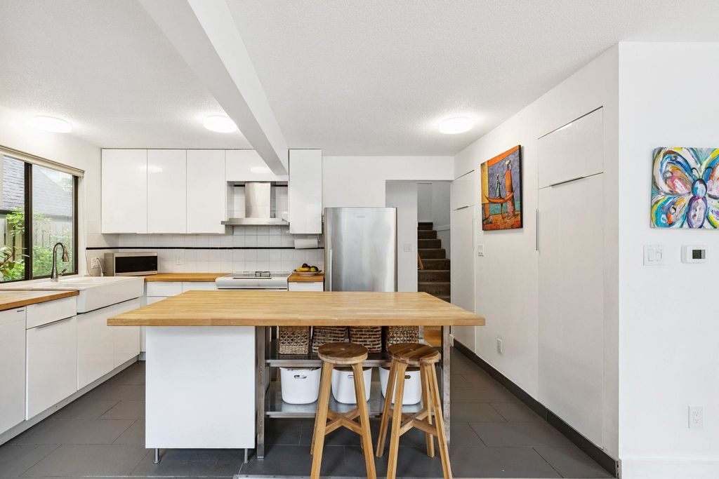 listing image 1105280316017257474