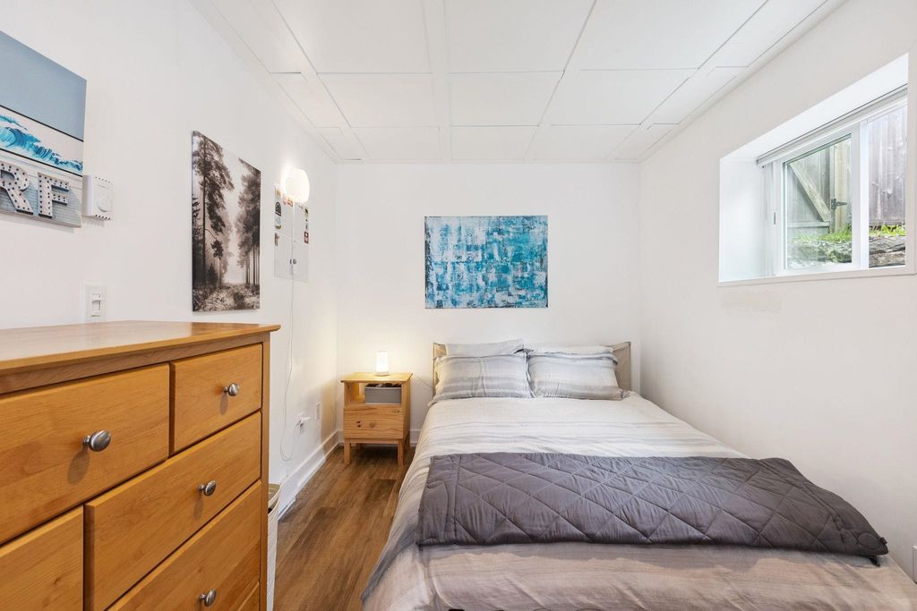 listing image 1109681017974975782