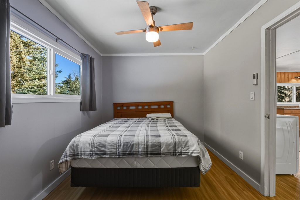 listing image 1104715445885851343