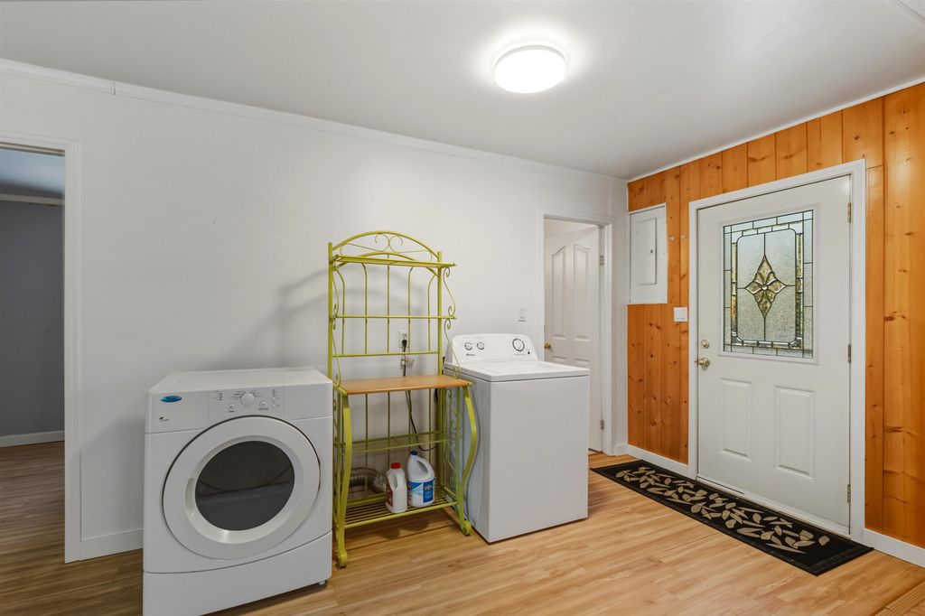 listing image 1100134449997899522