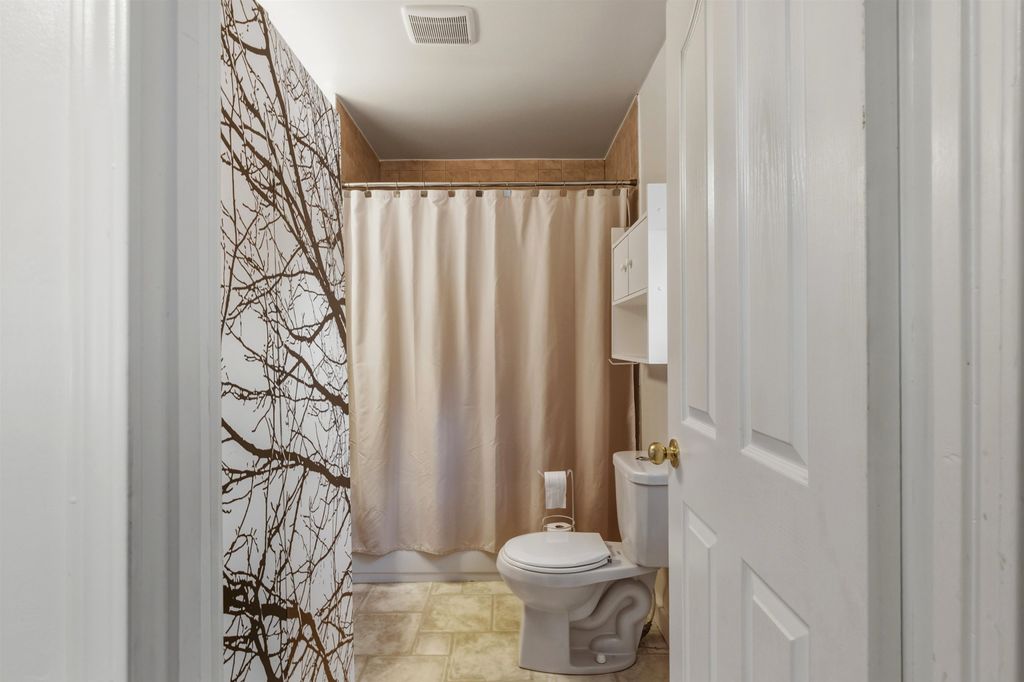 listing image 1104658280499198753