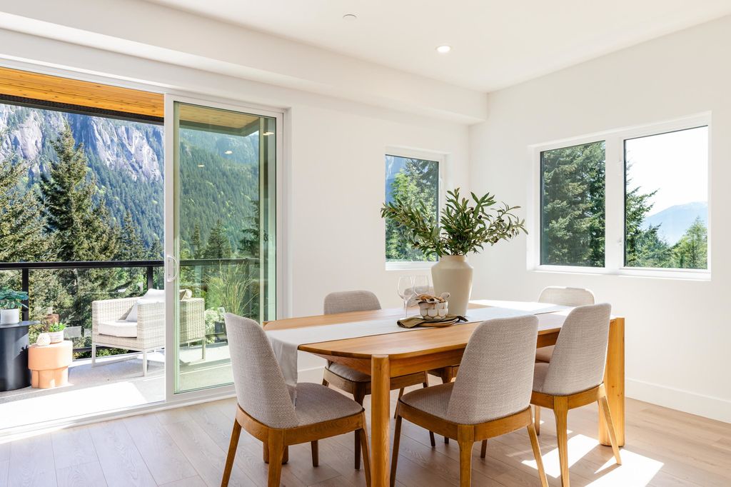 listing image 1106246392778181956
