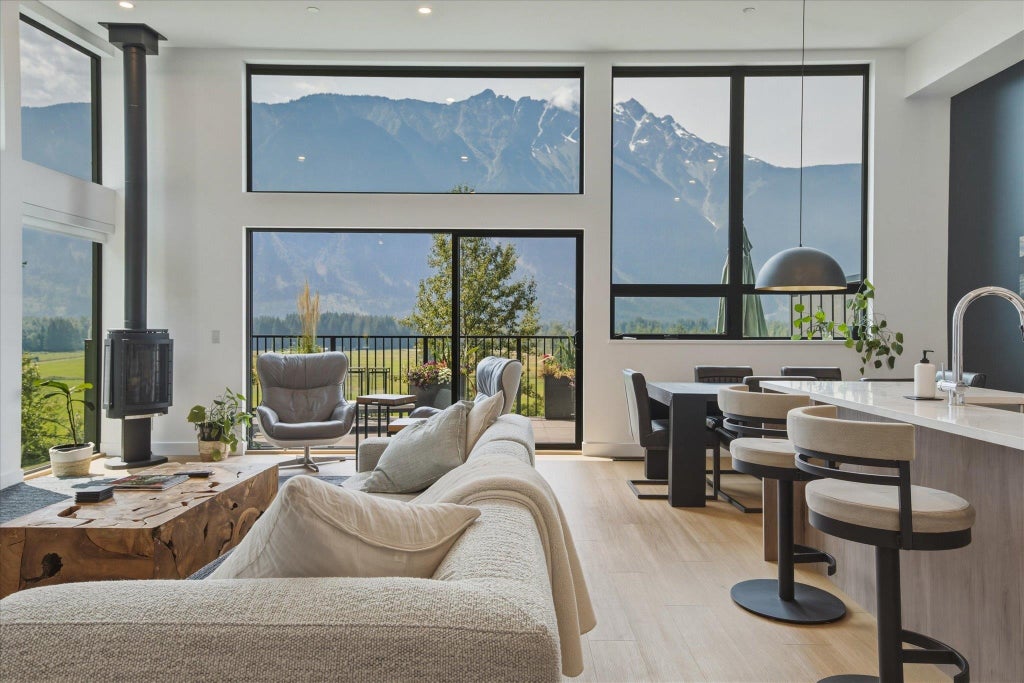 26-4000 SUNSTONE WAY, PEMBERTON, BC V0N 2L3 - Image 3694539513.jpeg?d=l