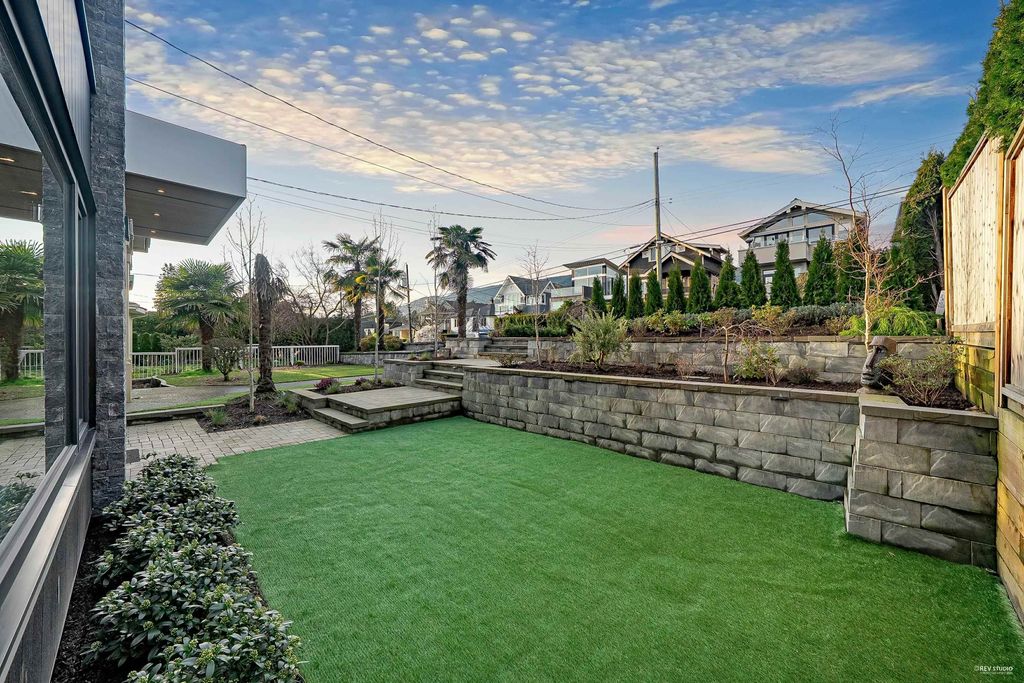 listing image 1100951165742987218