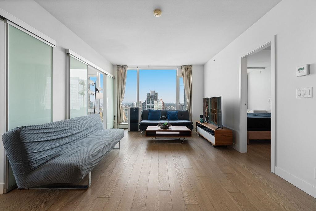 1283 Howe Street 2904