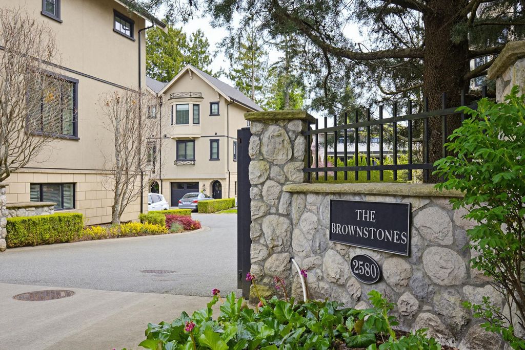 Photo of 2580 Langdon Street #526, Abbotsford, BC V2T 0A9 (MLS # R3114703)