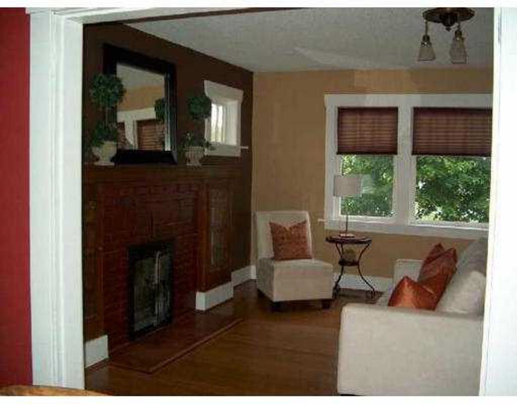 listing image 1101784890887189286