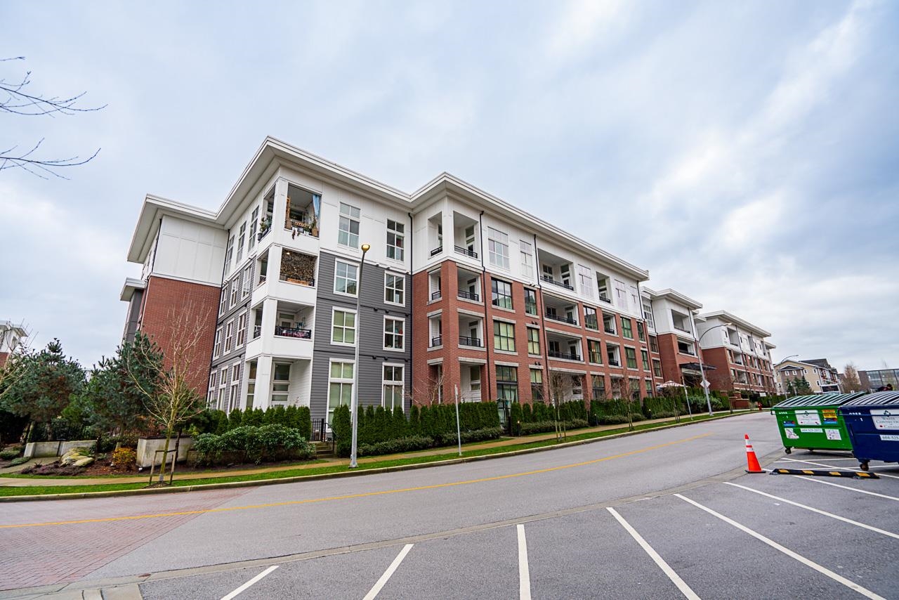 8150 207 Street A319