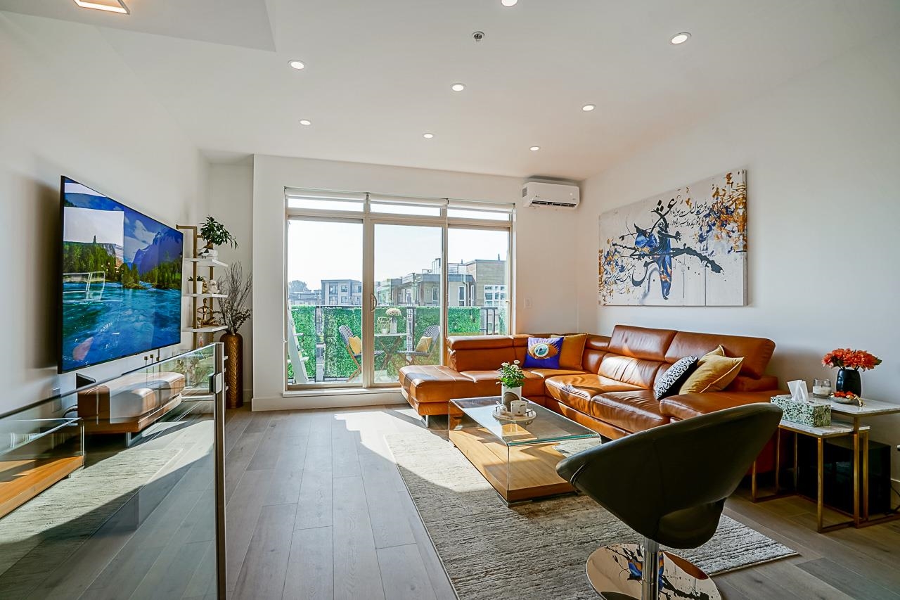 728 W 14th Street 76