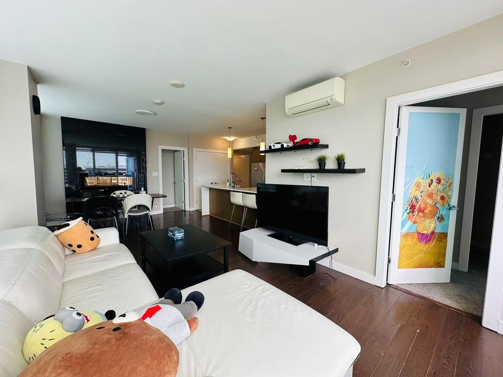 listing image 1102089394650444237