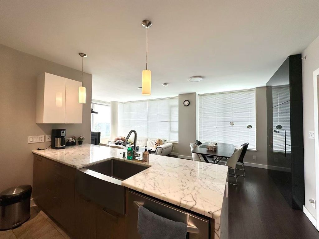 listing image 1109577739739757052