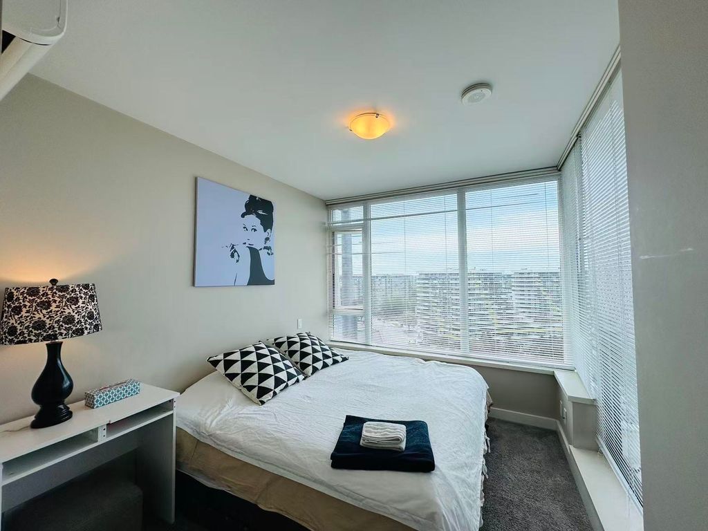 listing image 1105567878442775231
