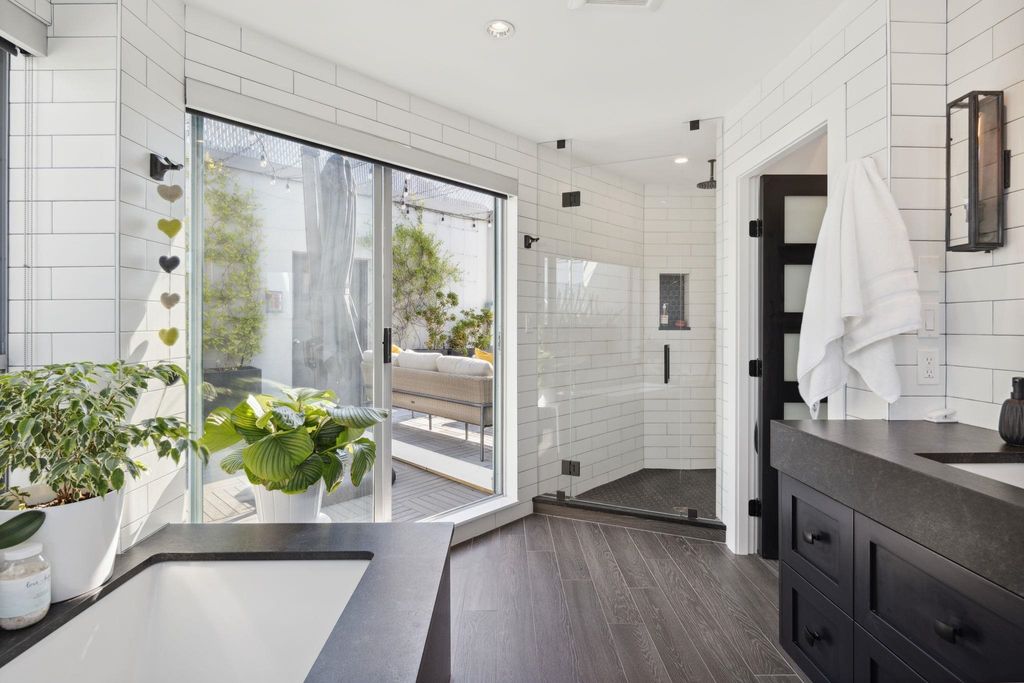 listing image 1106163351044836407