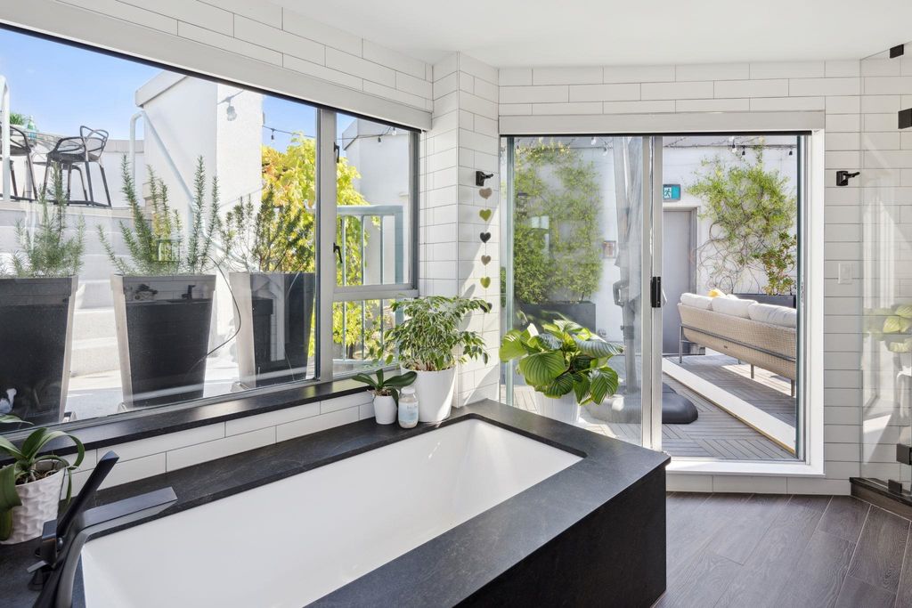 listing image 1107013653570784342