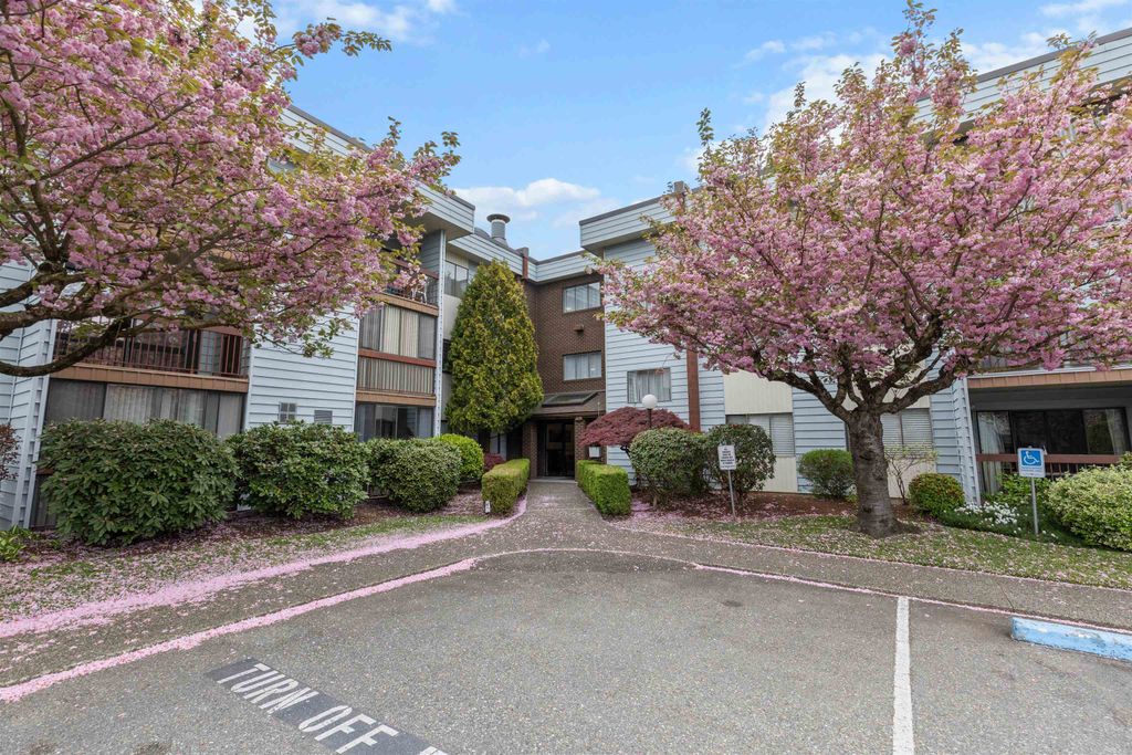 Photo of 2279 Mccallum Road #307, Abbotsford, BC V2S 3N7 (MLS # R3114579)