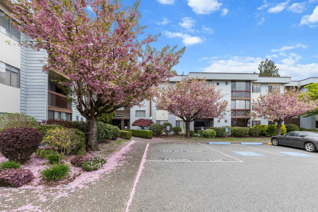 Photo of 2279 Mccallum Road #307, Abbotsford, BC V2S 3N7 (MLS # R3114579)