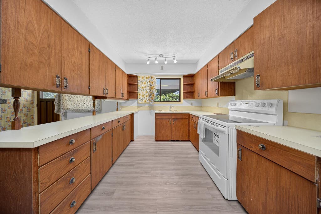 Photo of 10730 Mcdonald Road, Chilliwack, BC V2P 7L6 (MLS # R3137842)