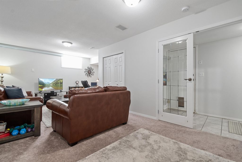 listing image 1109235862406879084