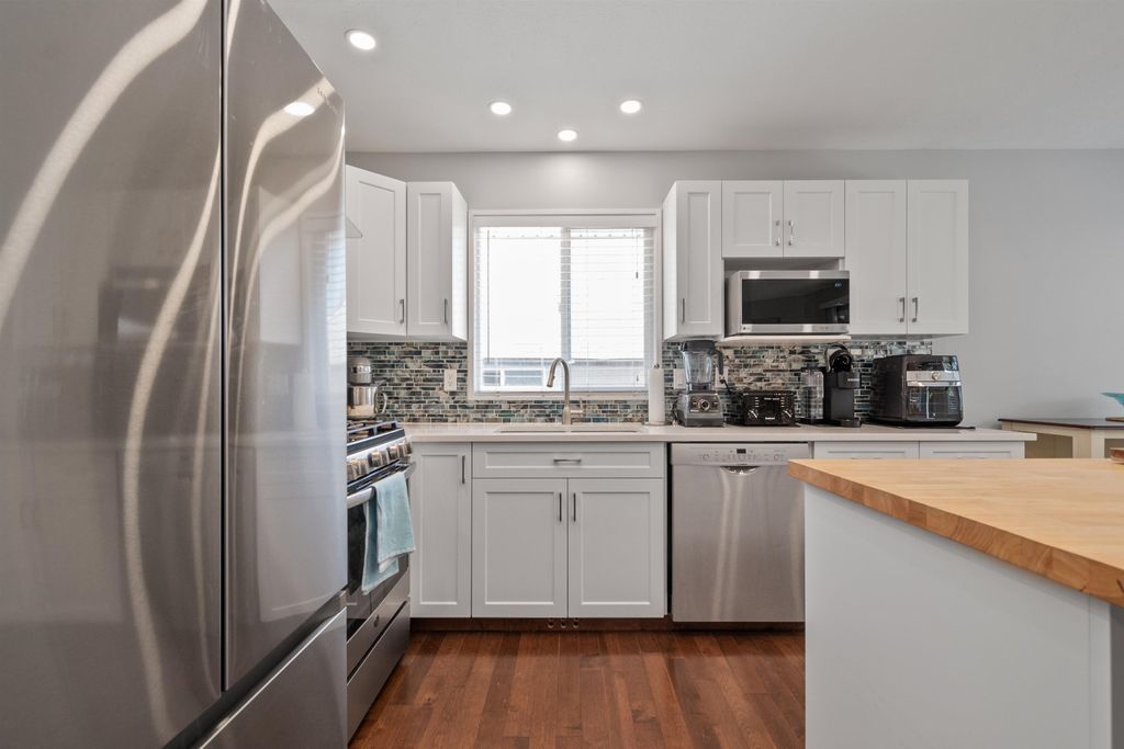 listing image 1107147857792361212