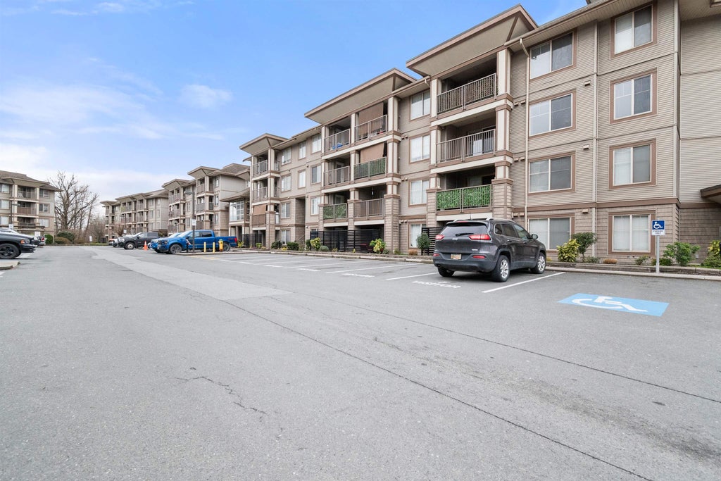 Photo of 45567 Yale Road #209, Chilliwack, BC V2P 0B2 (MLS # R3145538)
