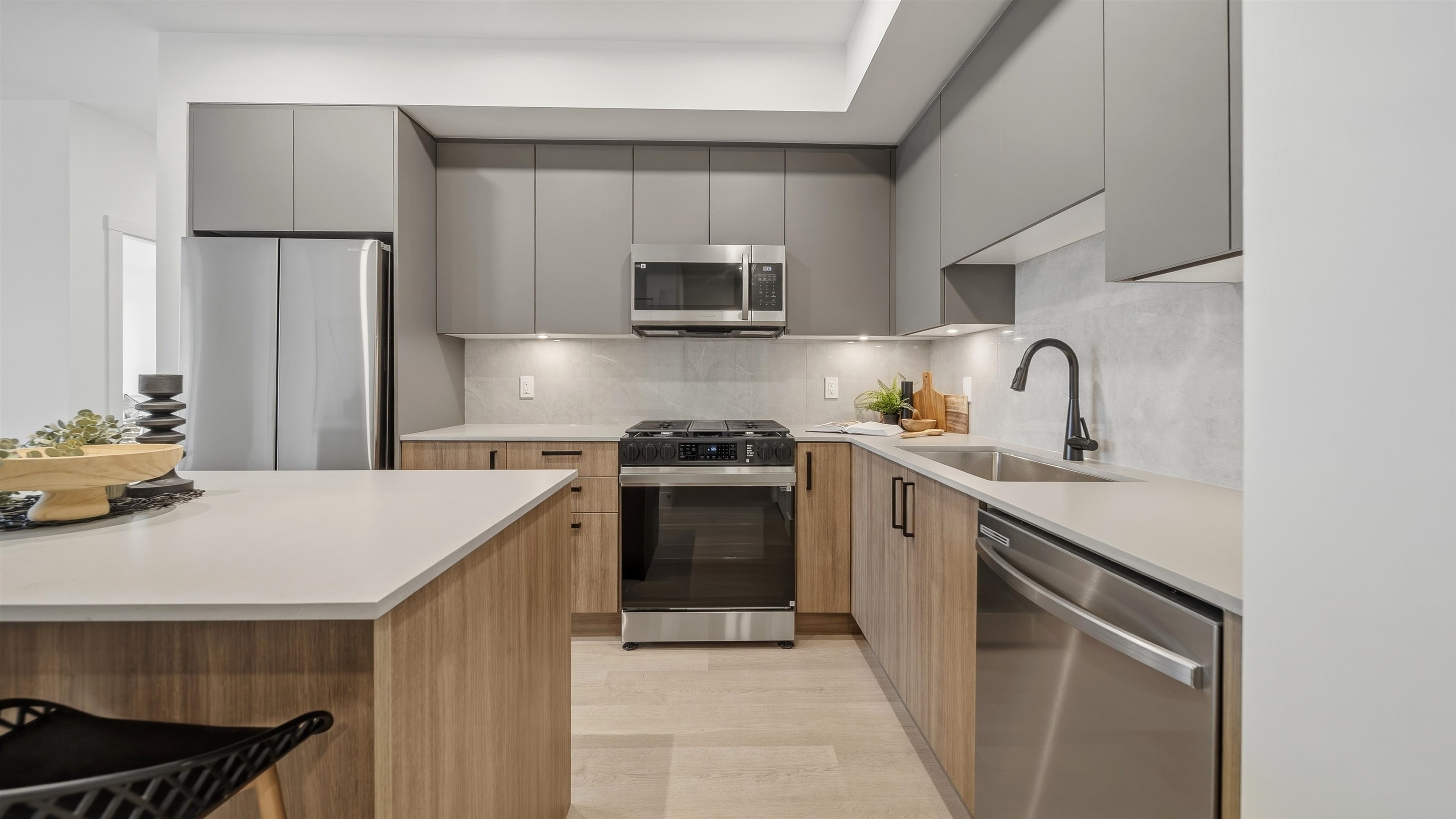 8230 208b Avenue B211