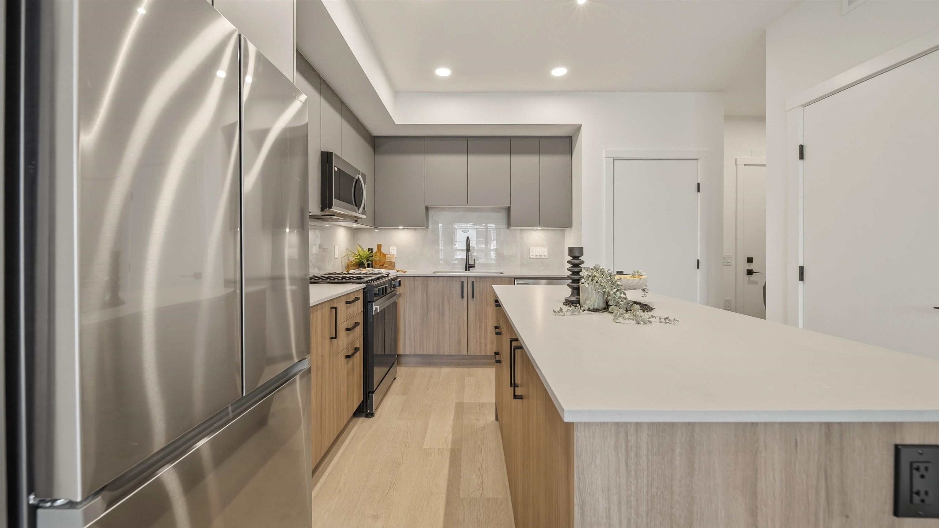 8230 208b Avenue B211