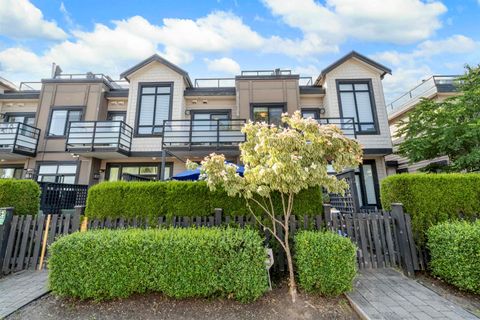 100 Wood Street 8 New Westminster BC V3M 0H6