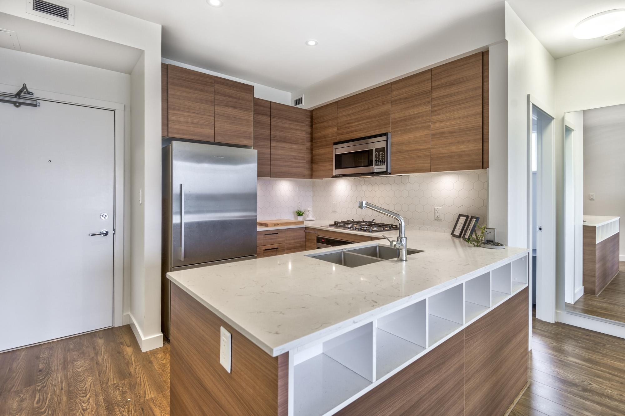 1061 Marine Drive 402