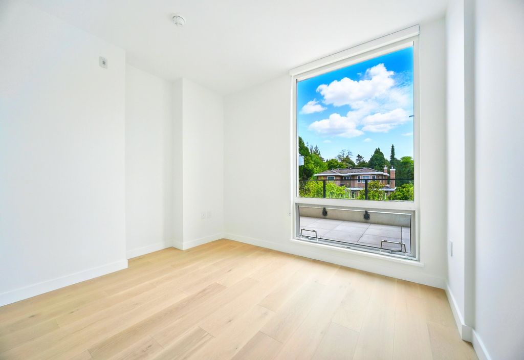 listing image 1103149405061002527