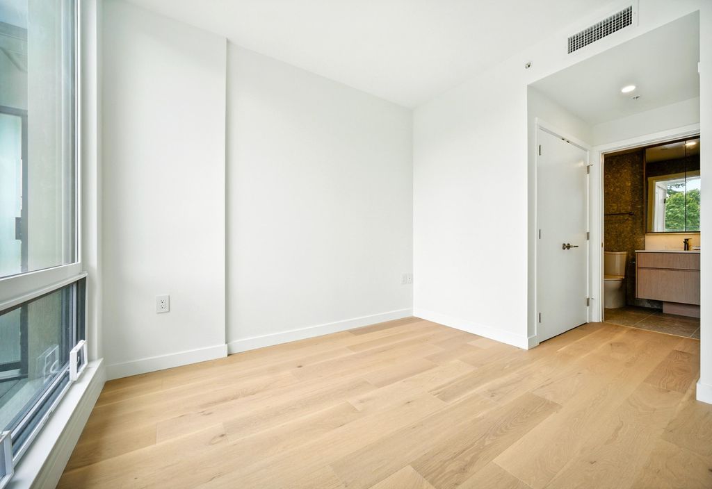 listing image 1103499792351197626