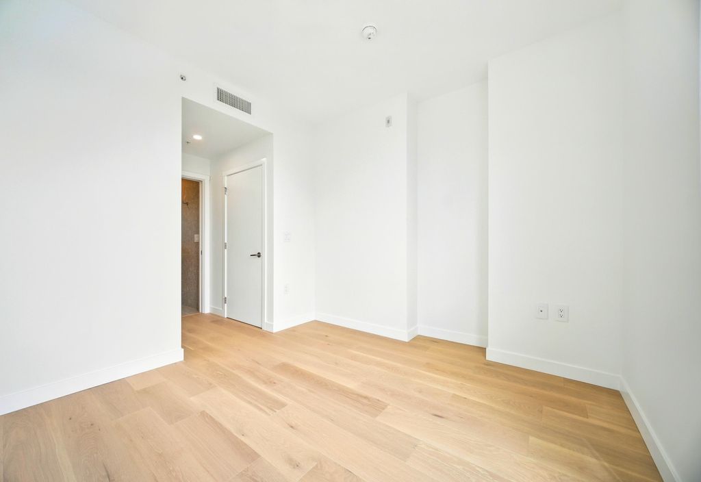 listing image 1109203627047460409