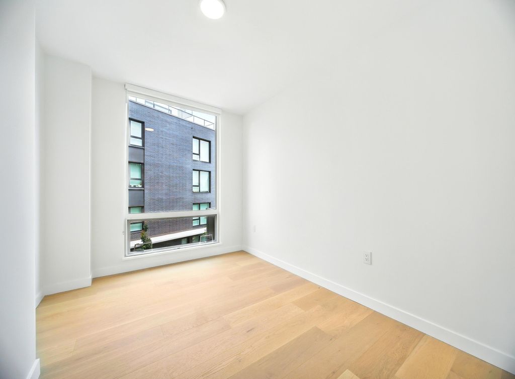 listing image 1106369223339729441