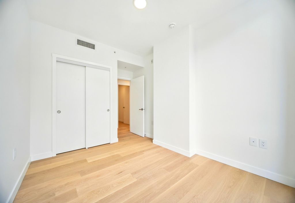 listing image 1101064956222969555