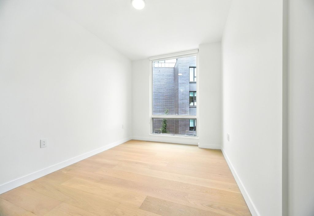 listing image 1104054764328945757