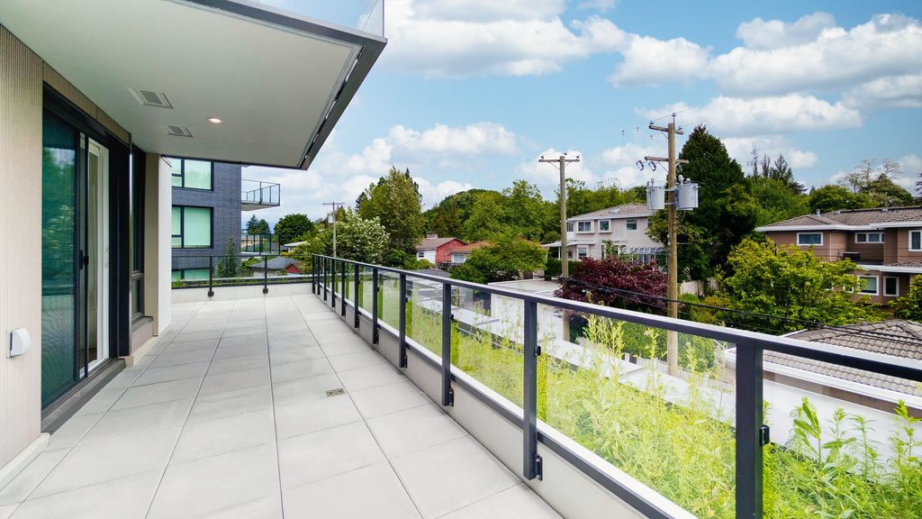 listing image 1104486447454254730