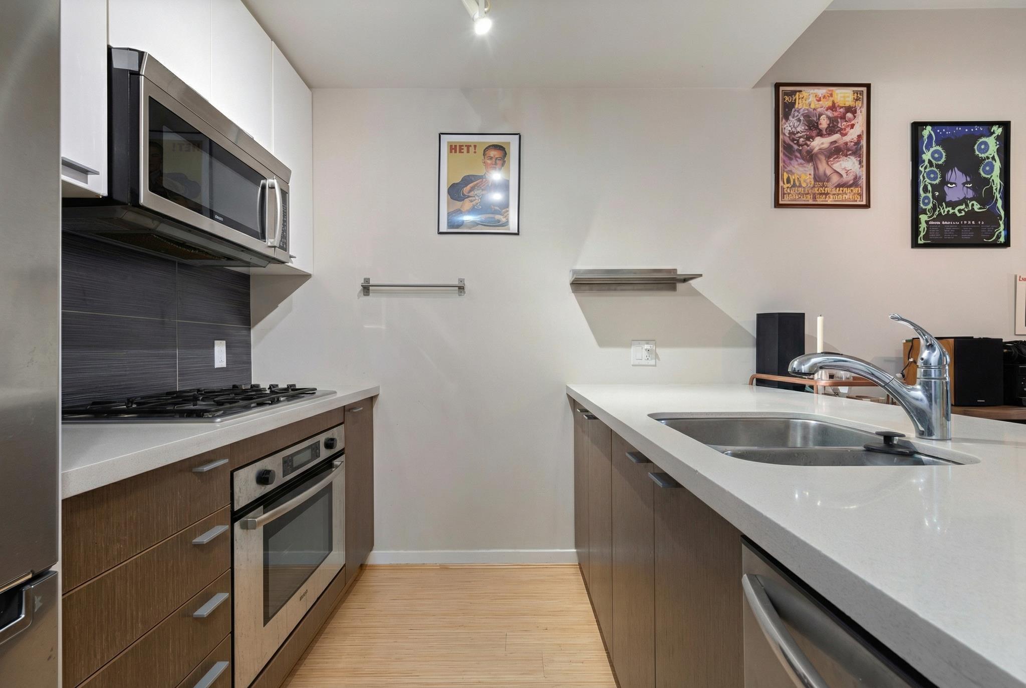 531 Beatty Street 606